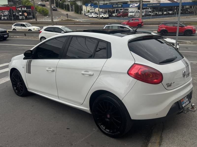 FIAT - BRAVO - 2013/2013 - Branca - R$ 49.900,00