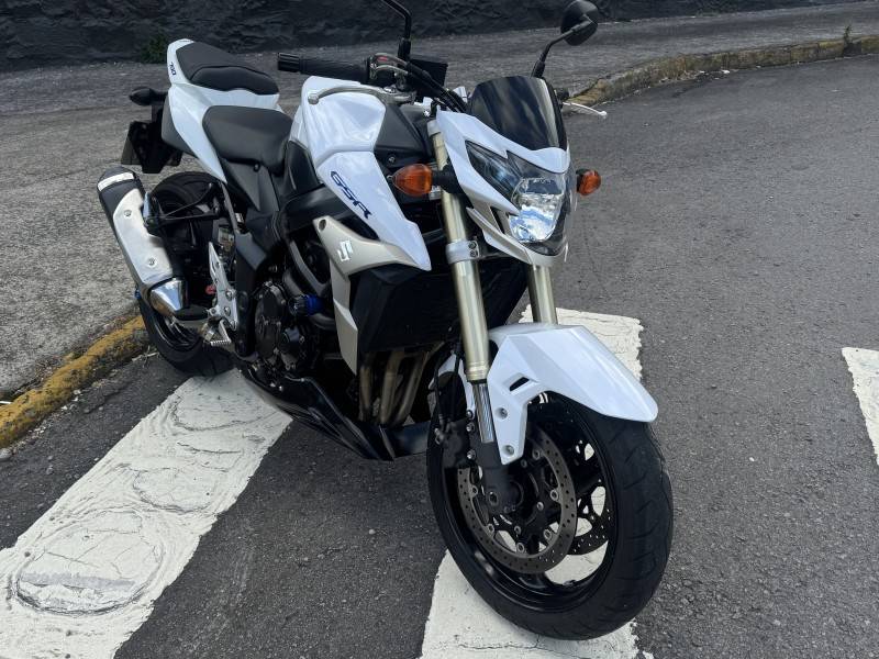SUZUKI - GSR - 2015/2015 - Branca - R$ 40.900,00