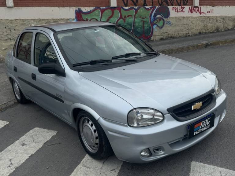 CHEVROLET - CORSA - 2005/2005 - Prata - R$ 21.500,00