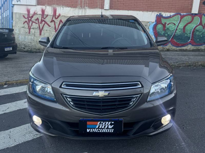 CHEVROLET - PRISMA - 2014/2014 - Marrom - R$ 51.800,00
