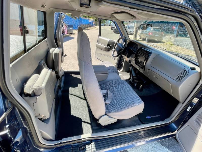 FORD - RANGER - 1998/1999 - Azul - R$ 45.900,00