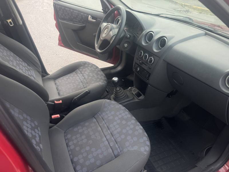 CHEVROLET - PRISMA - 2010/2010 - Vermelha - R$ 25.900,00