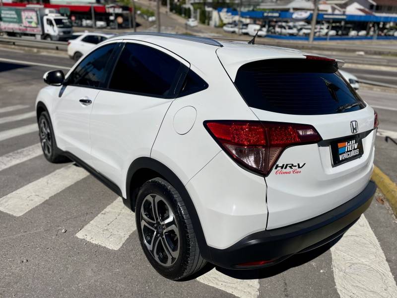 HONDA - HR-V - 2016/2017 - Branca - R$ 97.500,00