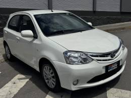TOYOTA - ETIOS - 2013/2013 - Branca - R$ 45.900,00