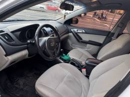 KIA MOTORS - CERATO - 2011/2011 - Branca - R$ 46.900,00