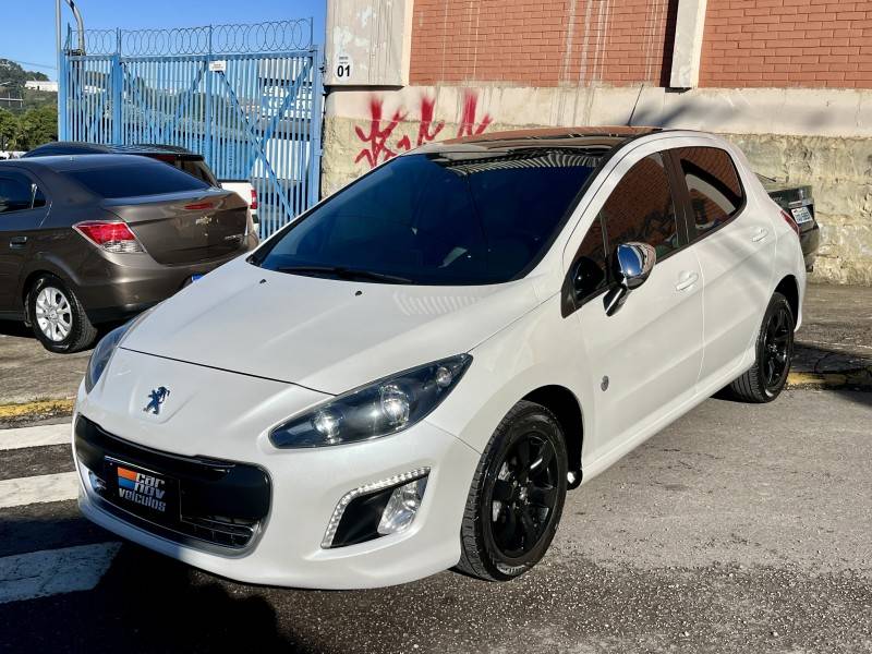 PEUGEOT - 308 - 2014/2015 - Branca - R$ 52.900,00