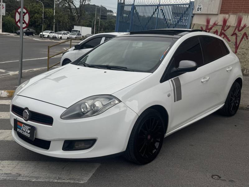 FIAT - BRAVO - 2013/2013 - Branca - R$ 49.900,00