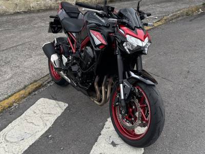 KAWASAKI - Z900 - 2024/2025 - Vermelha - R$ 58.900,00