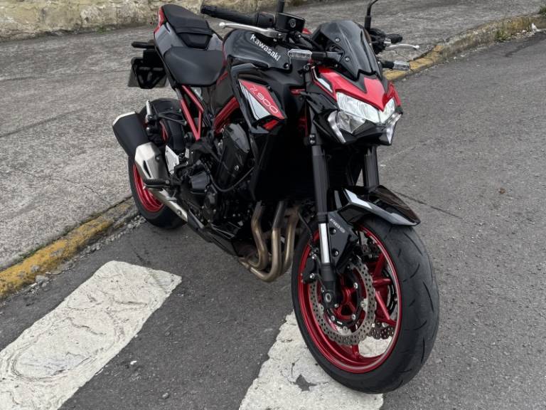 KAWASAKI - Z900 - 2024/2025 - Vermelha - R$ 58.900,00