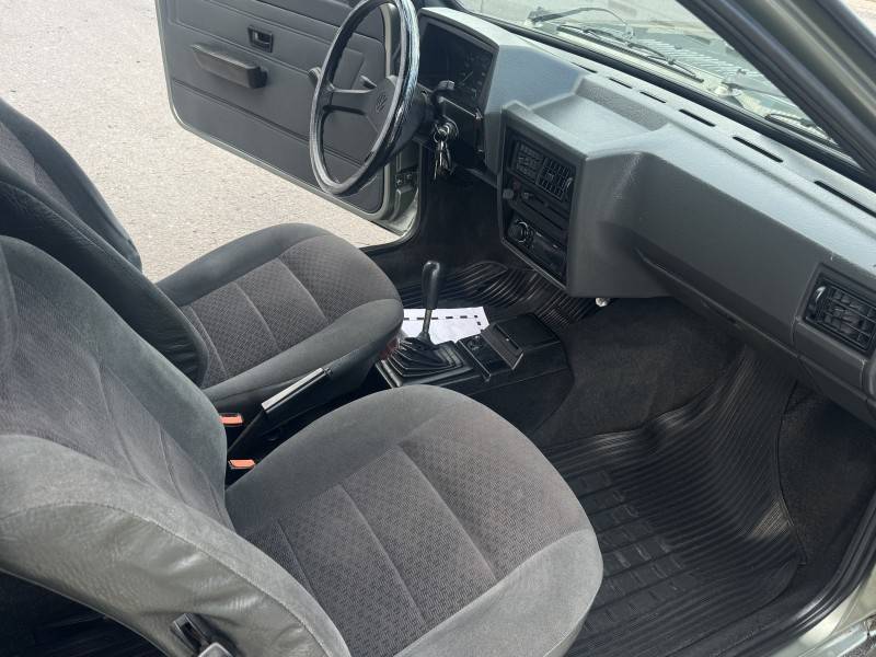 VOLKSWAGEN - GOL - 1993/1993 - Verde - R$ 19.900,00