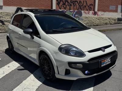 FIAT - PUNTO - 2014/2014 - Branca - R$ 53.900,00