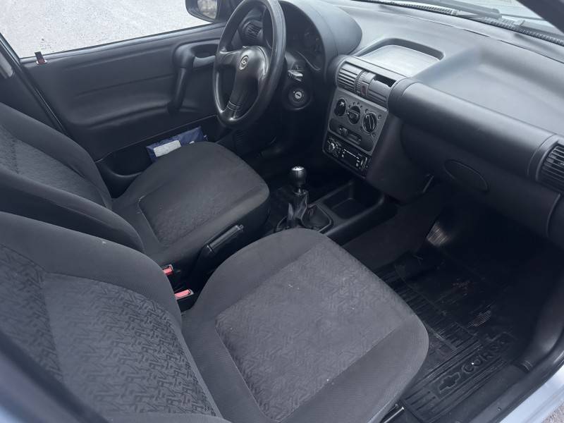CHEVROLET - CORSA - 2005/2005 - Prata - R$ 21.500,00