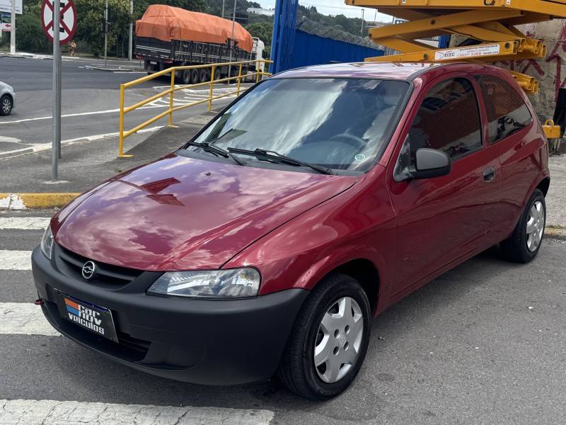 CHEVROLET - CELTA - 2004/2004 - Vermelha - R$ 18.900,00