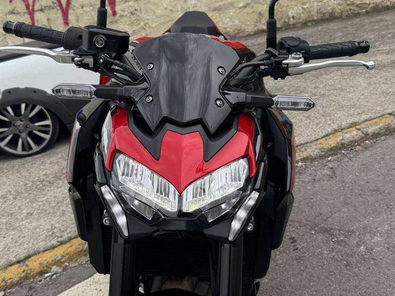 KAWASAKI - Z900 - 2024/2025 - Vermelha - R$ 58.900,00