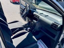 VOLKSWAGEN - FOX - 2007/2008 - Prata - R$ 23.900,00