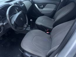 RENAULT - LOGAN - 2015/2015 - Prata - R$ 39.900,00