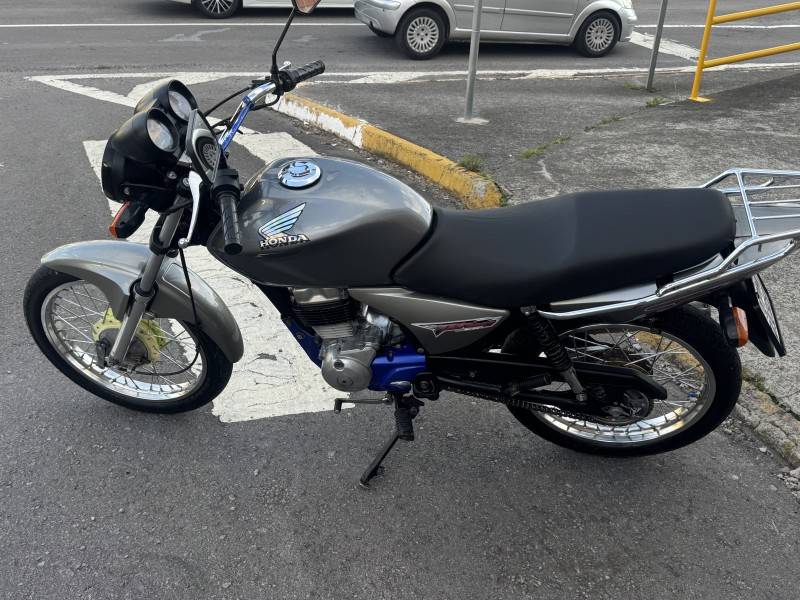 HONDA - CG 150 - 2008/2008 - Prata - R$ 8.400,00