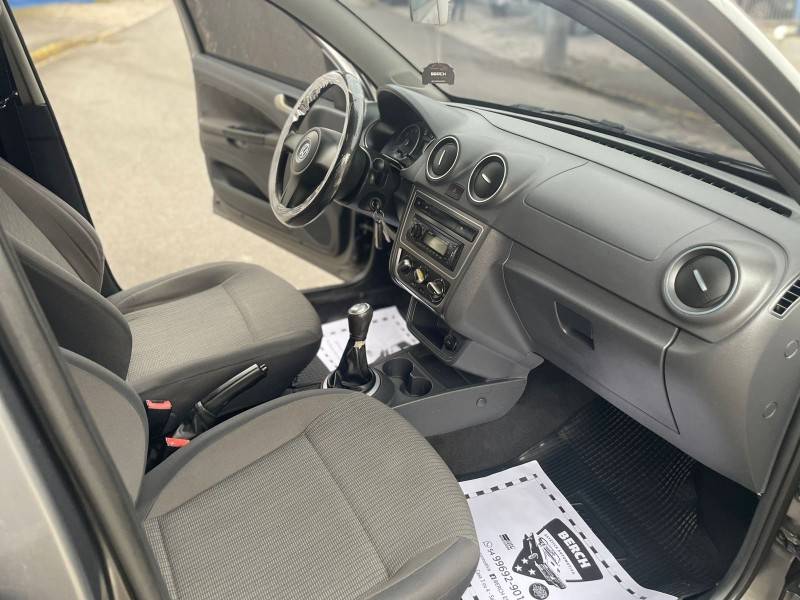 VOLKSWAGEN - GOL - 2013/2013 - Cinza - R$ 33.900,00