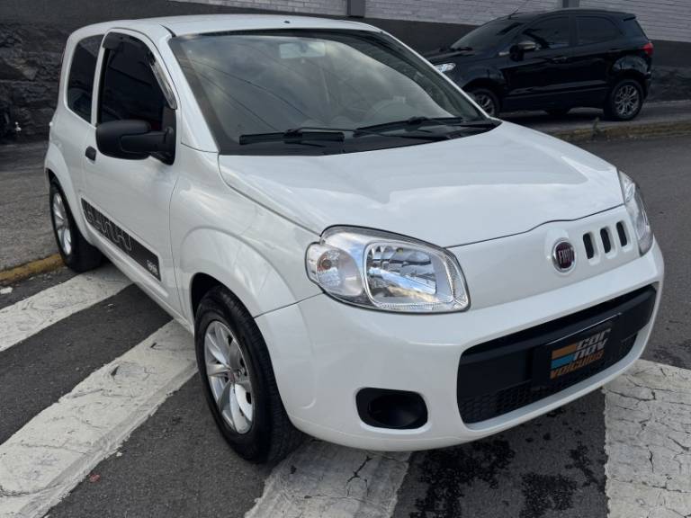 FIAT - UNO - 2014/2015 - Branca - R$ 27.900,00