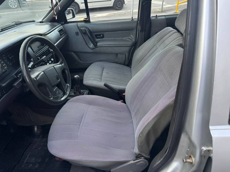 VOLKSWAGEN - SANTANA - 1994/1995 - Prata - R$ 18.900,00