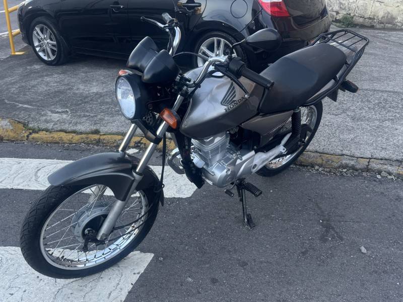 HONDA - CG 150 - 2008/2008 - Cinza - R$ 8.400,00