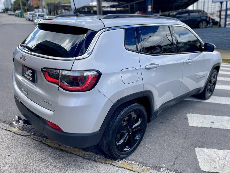 JEEP - COMPASS - 2016/2017 - Prata - R$ 89.000,00