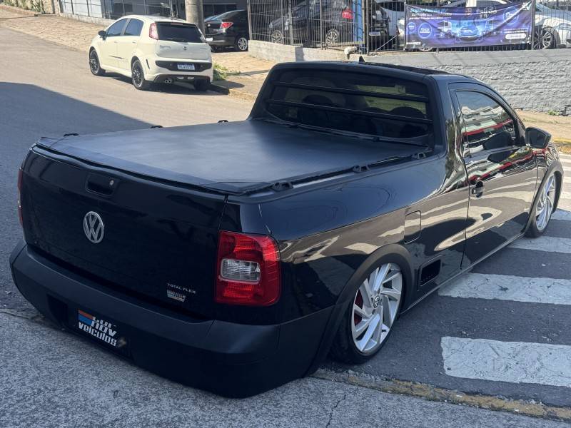 VOLKSWAGEN - SAVEIRO - 2013/2013 - Preta - R$ 42.900,00