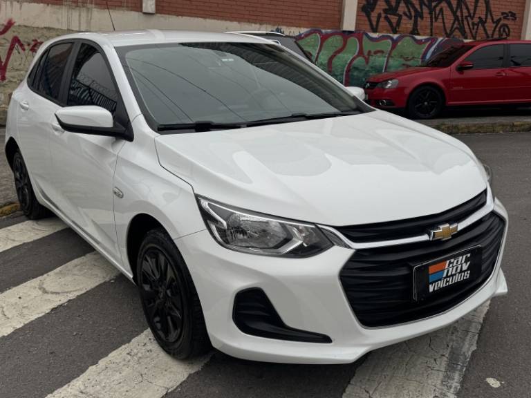 CHEVROLET - ONIX - 2020/2020 - Branca - R$ 61.800,00
