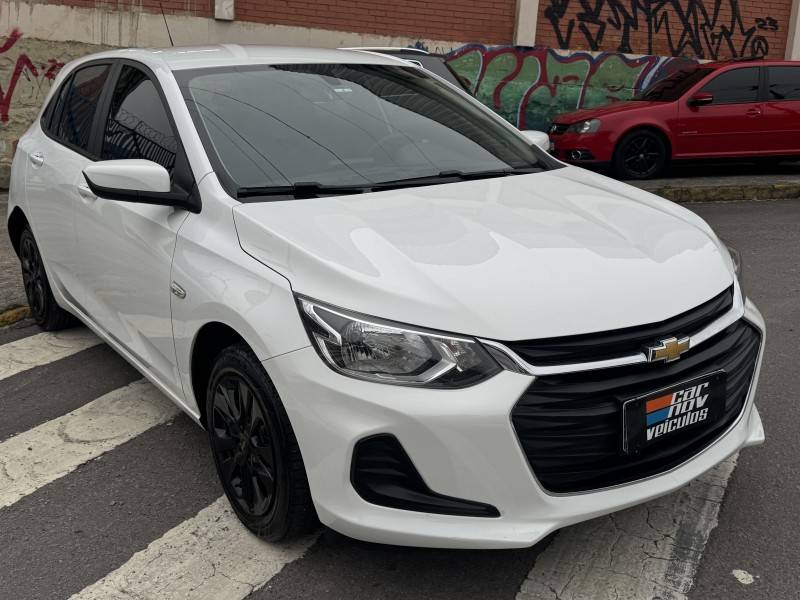 CHEVROLET - ONIX - 2020/2020 - Branca - R$ 61.800,00