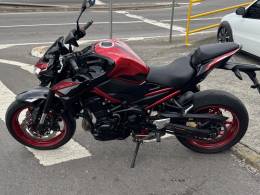 KAWASAKI - Z900 - 2024/2025 - Vermelha - R$ 58.900,00